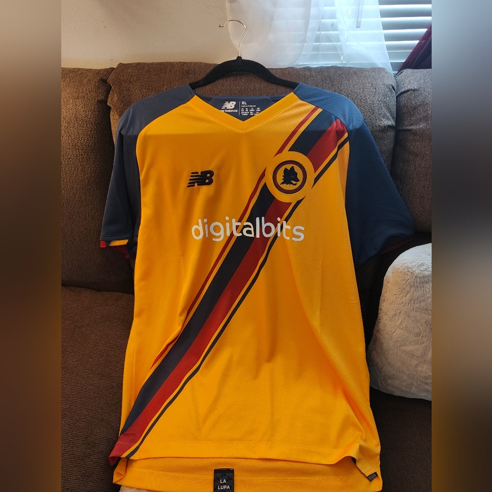 New Balance Men yellow🟡 /Blue🔵 Shirt Jersey,""Hat included!!!"" - Picture 2 of 7